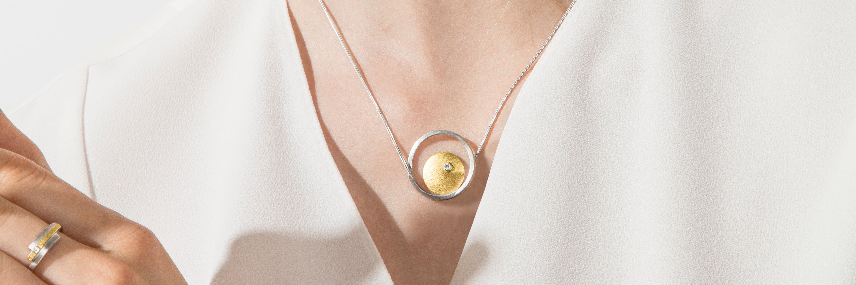 Schmuck von MANU in Gold und Silber