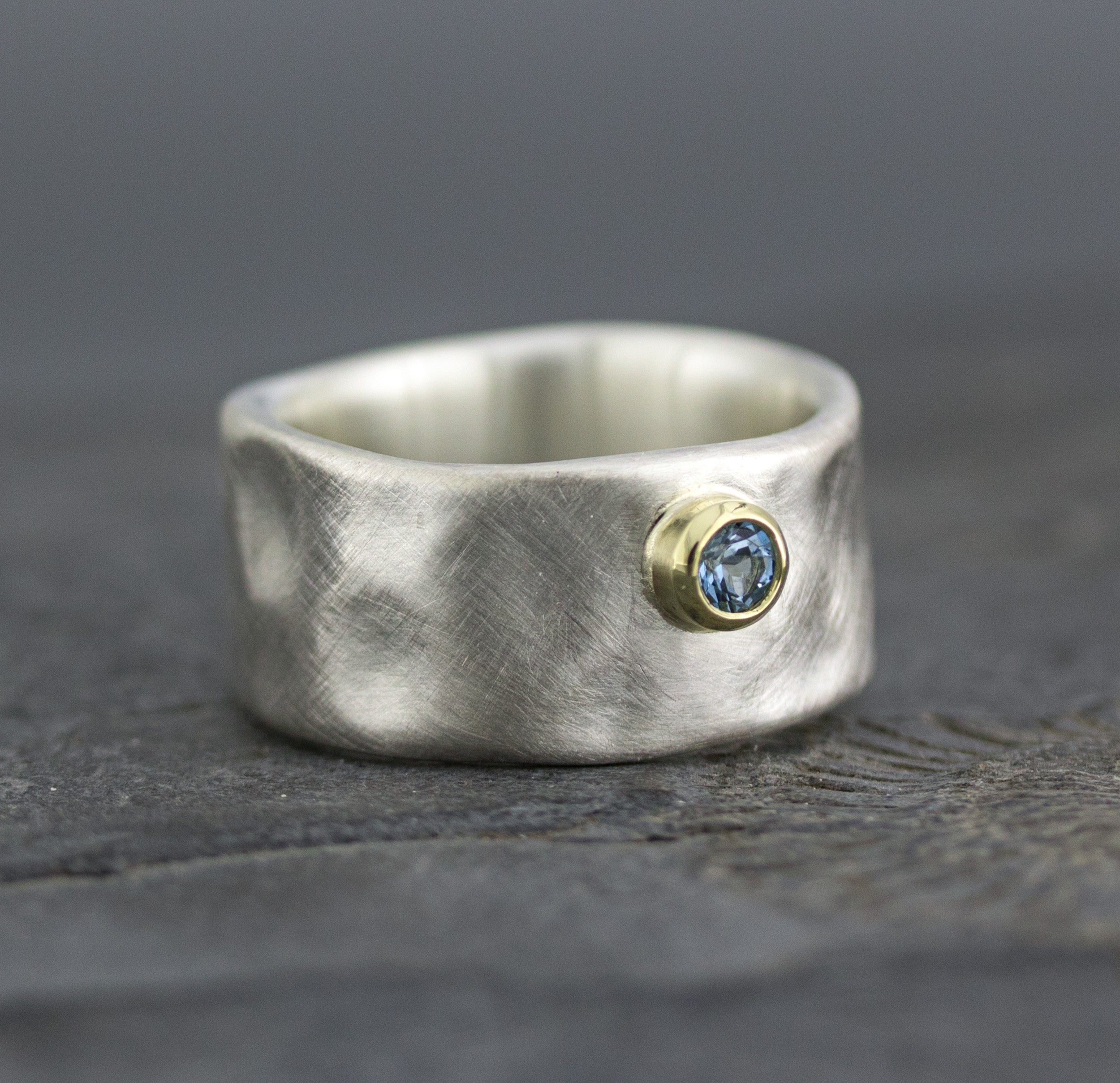 Silberring mit Aquamarin, organische Struktur - Einzelstück