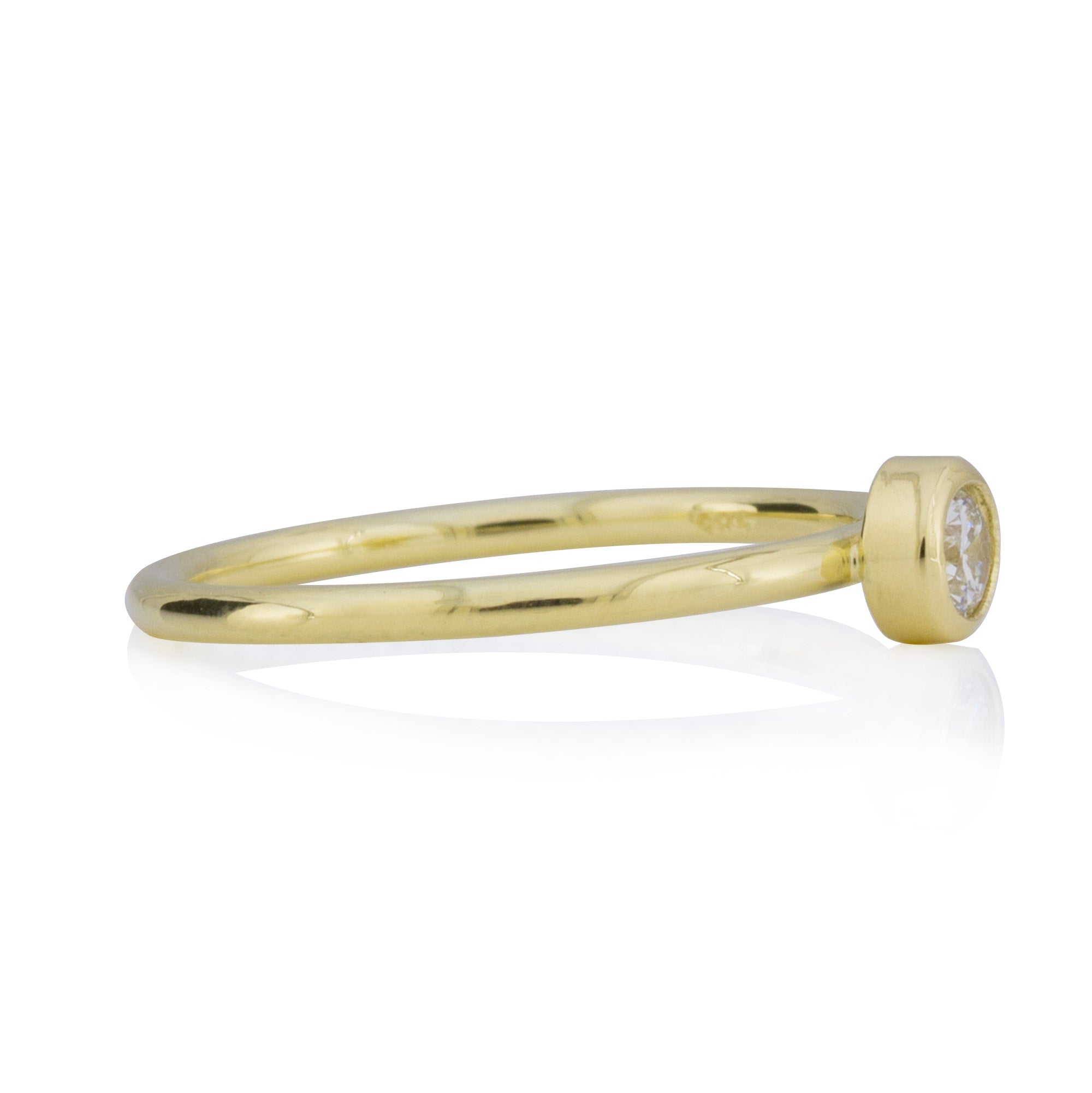 Goldring mit Diamant