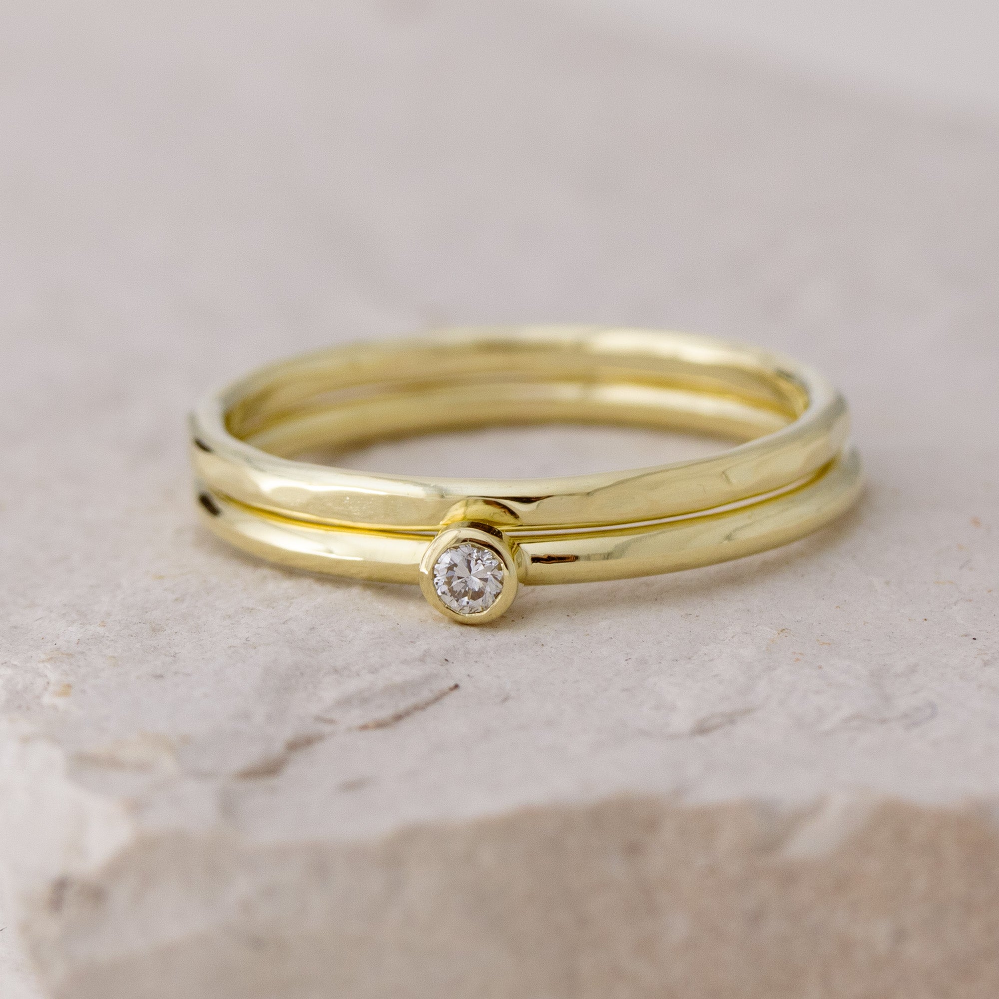2 Goldringe im Set: Diamantring, geschmiedeter Ring