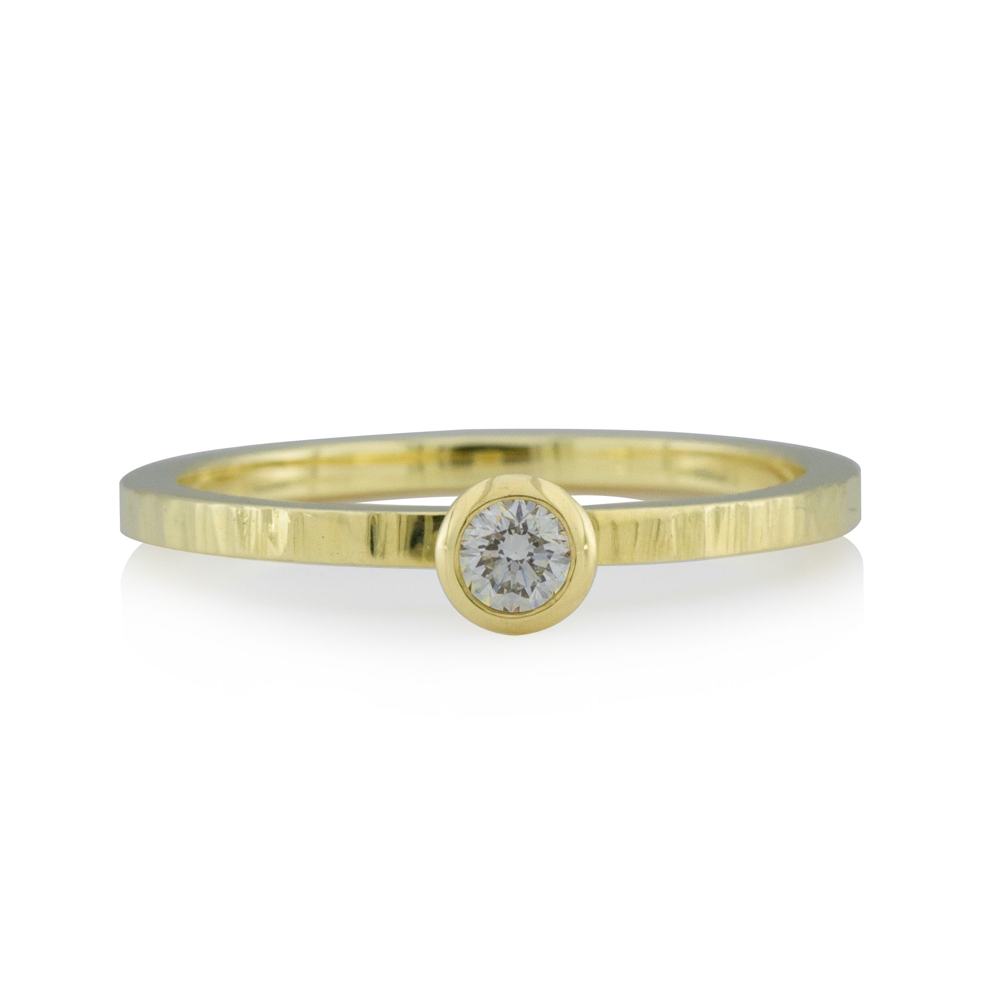 Goldring mit Diamant, geschmiedet