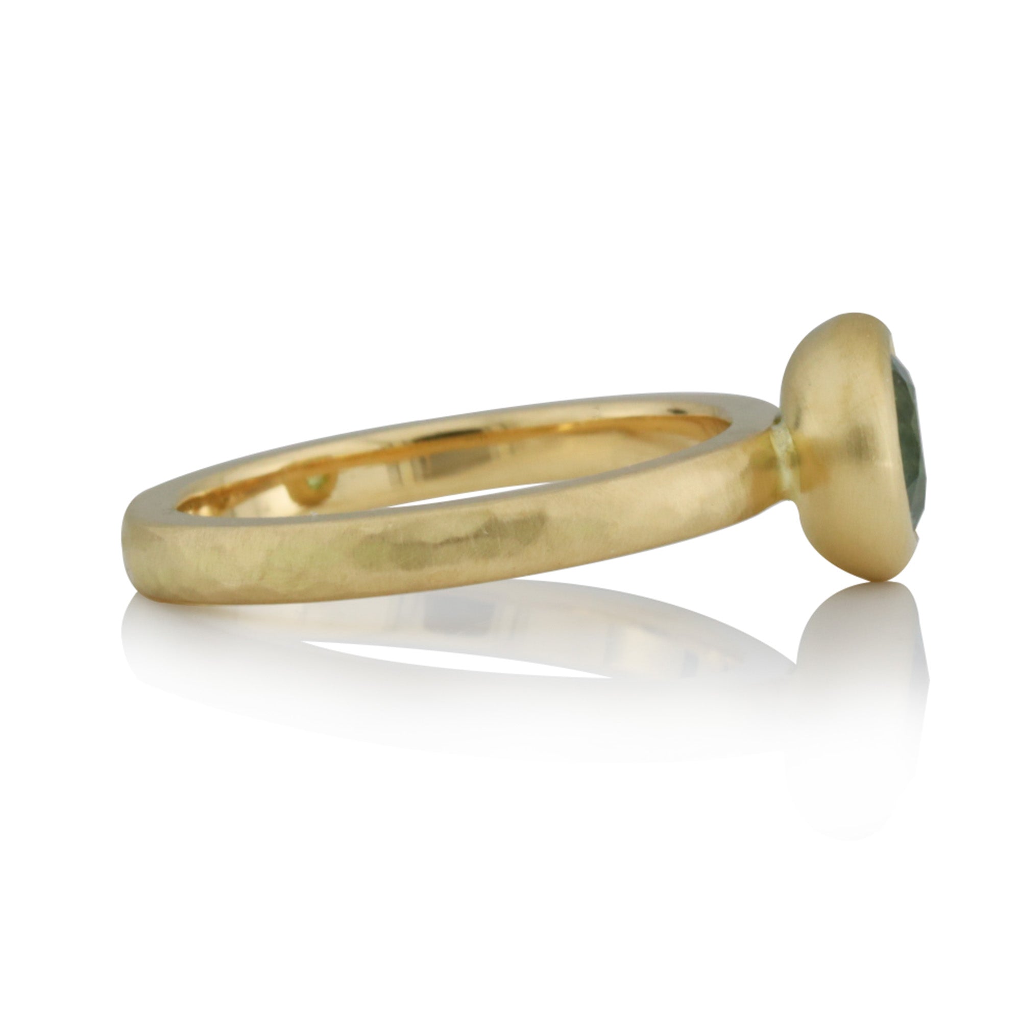 Geschmiedeter Ring in Gelbgold 750/000 mit Turmalin