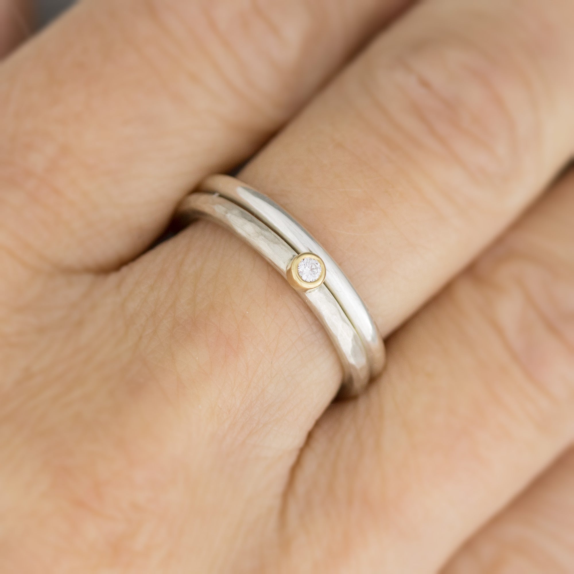 2 Silberringe im Set: Diamantring und glatter, polierter Ring