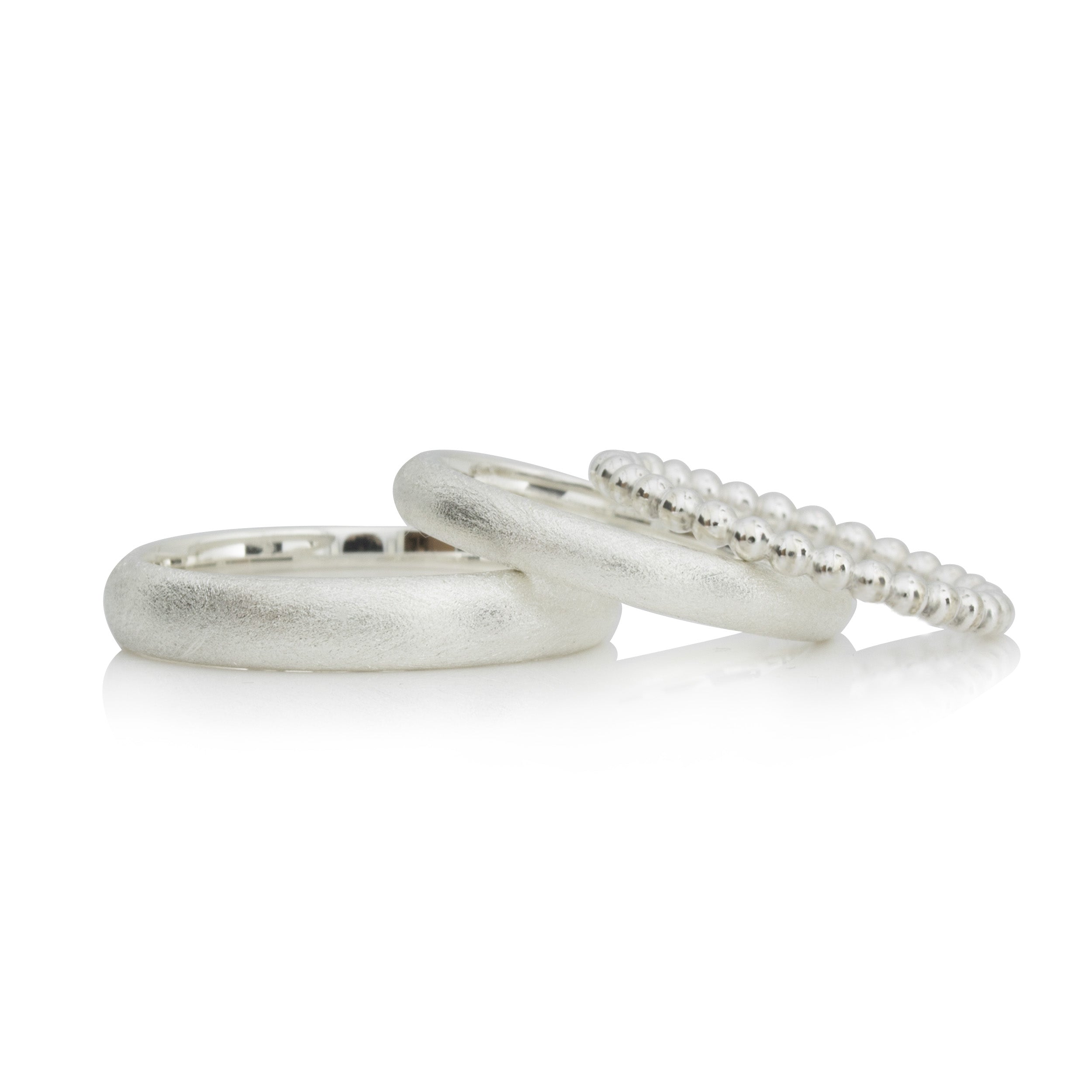 Trauringset in Silber mit Kügelchenring