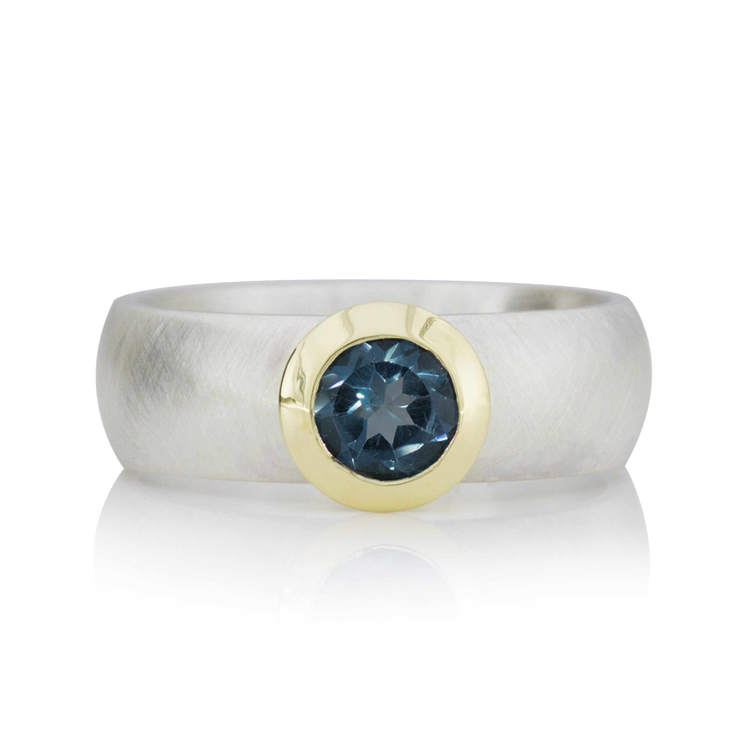 Ring mit Londonblue - Topas, Goldfassung