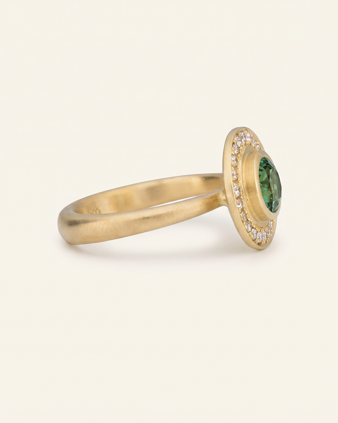 Goldring mit Turmalin, Diamanten