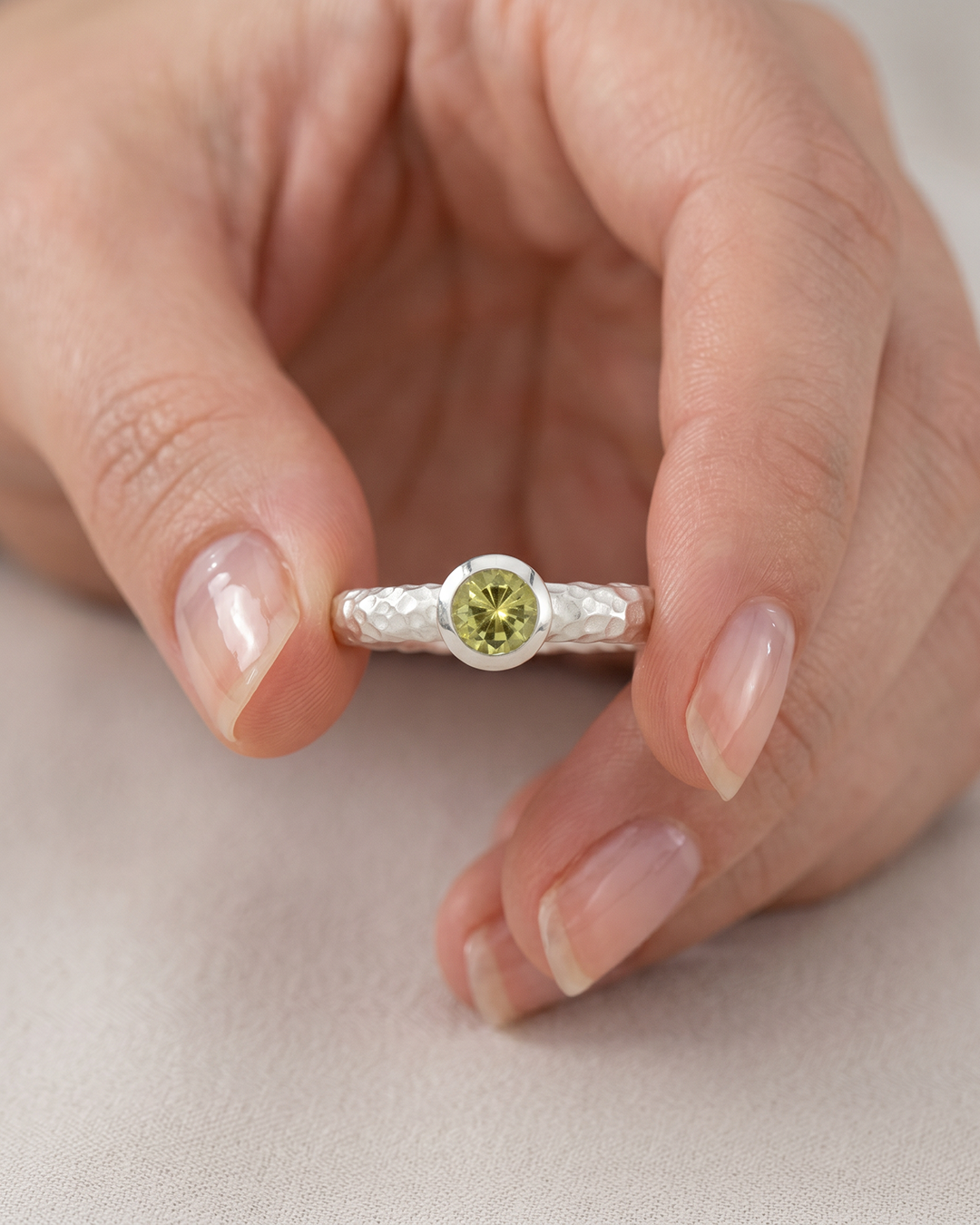 Ring mit markanter Struktur, Lemonquarz