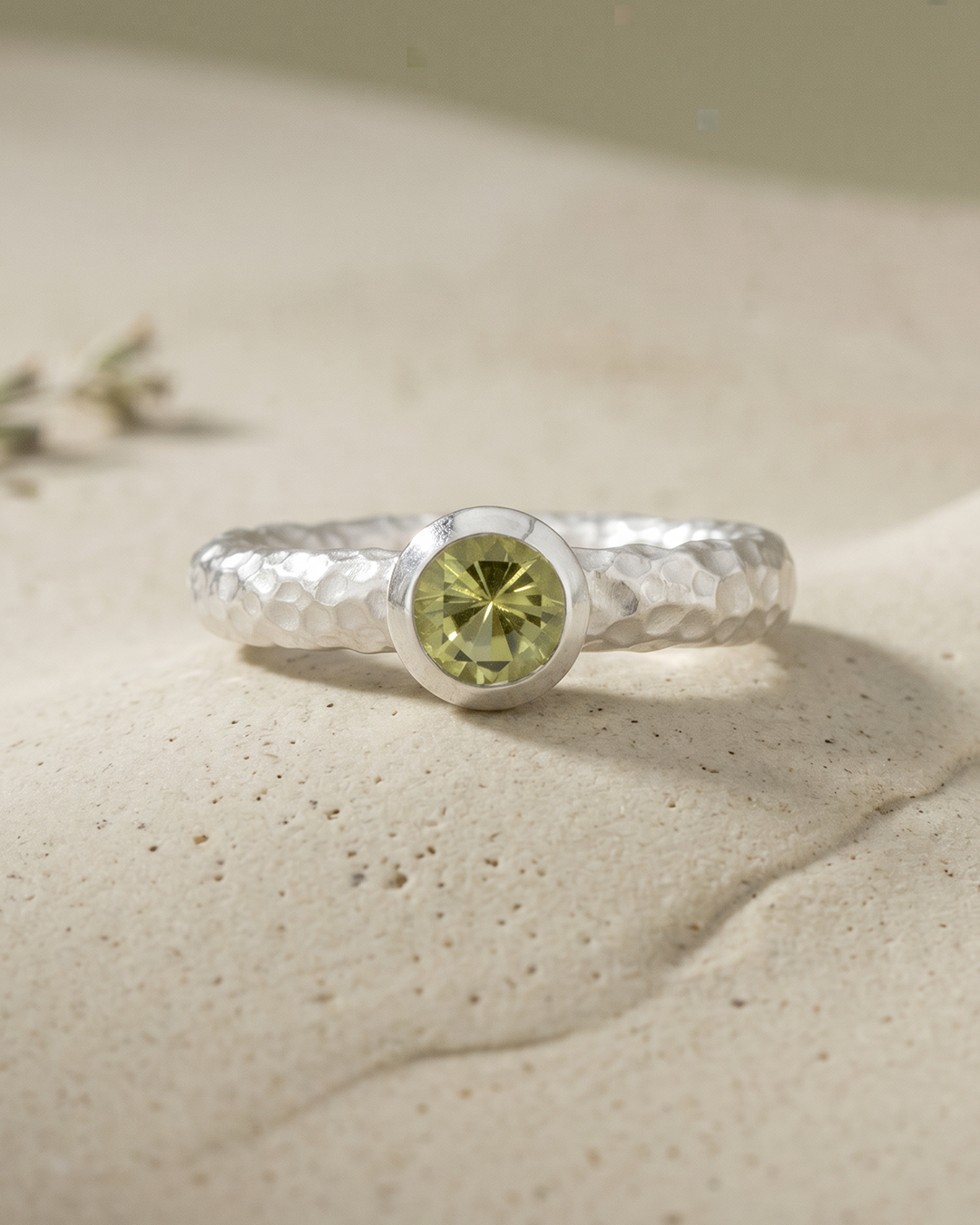 Ring mit markanter Struktur, Lemonquarz