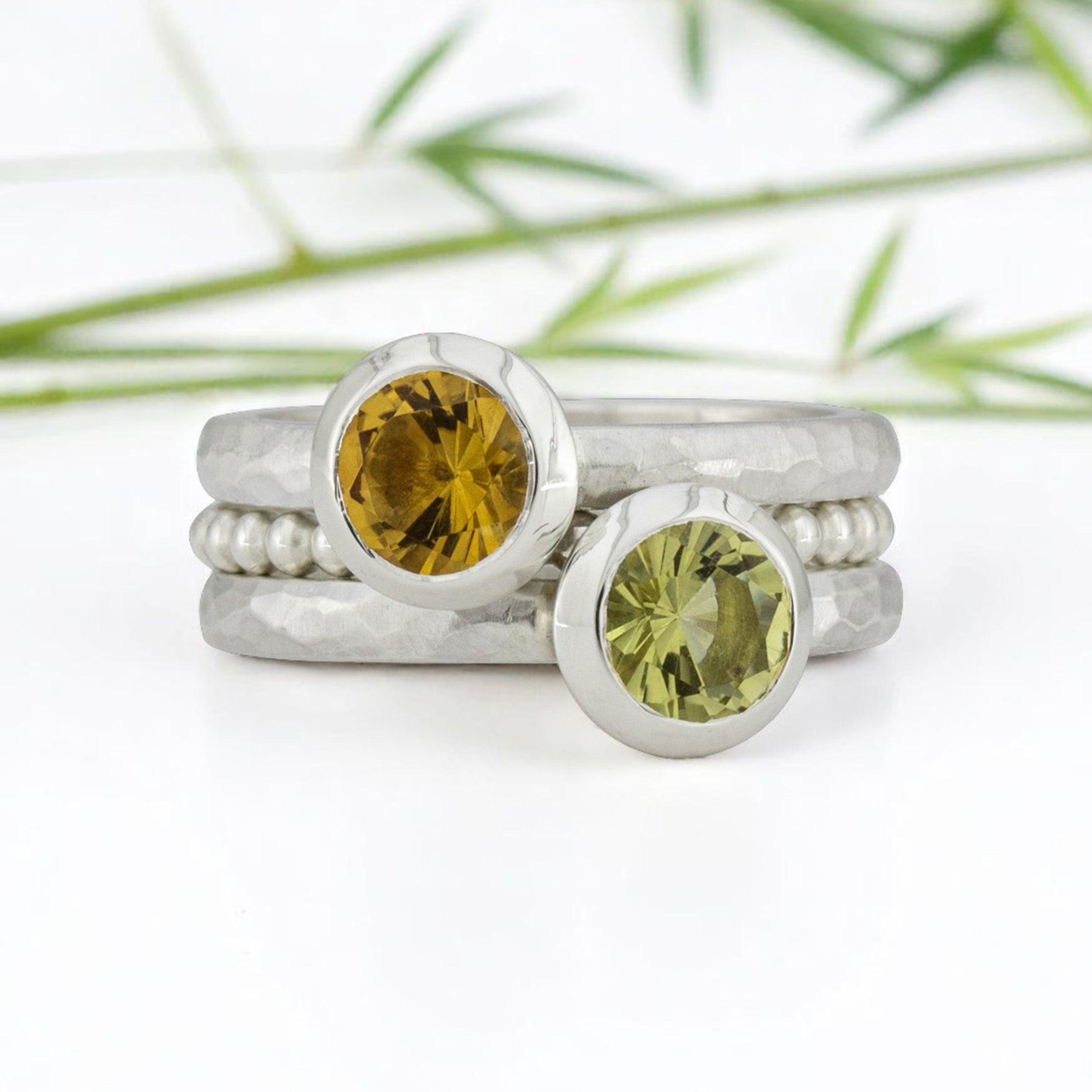 Ringset aus 3 Silberringen. Geschmiedet und Kügelchenring, Citrin, Lemonquarz.