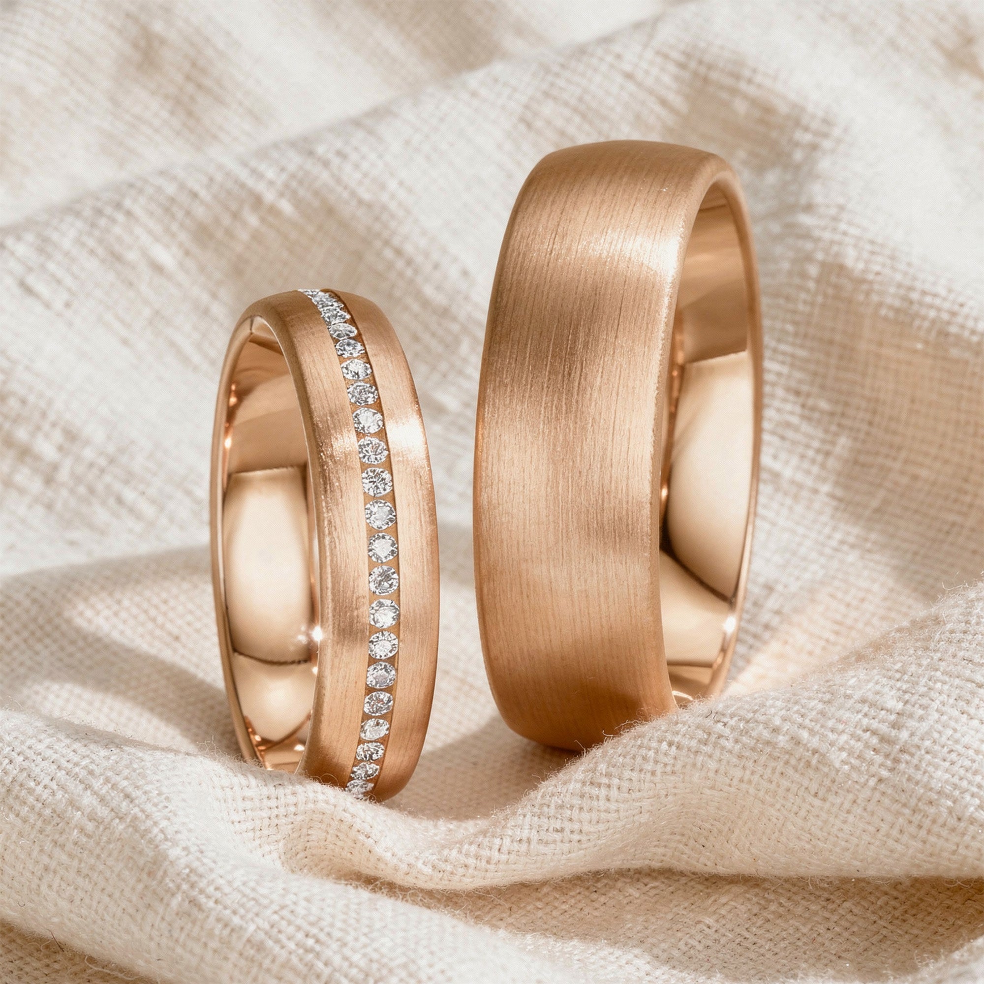 Trauringe Rosegold mit Kanalfassung