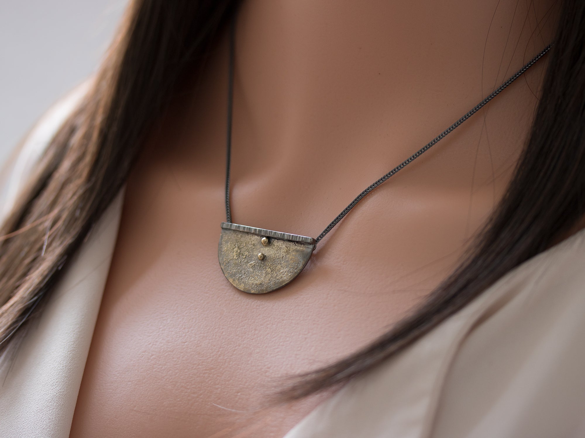 Collier mit Goldstaub, Goldkugeln