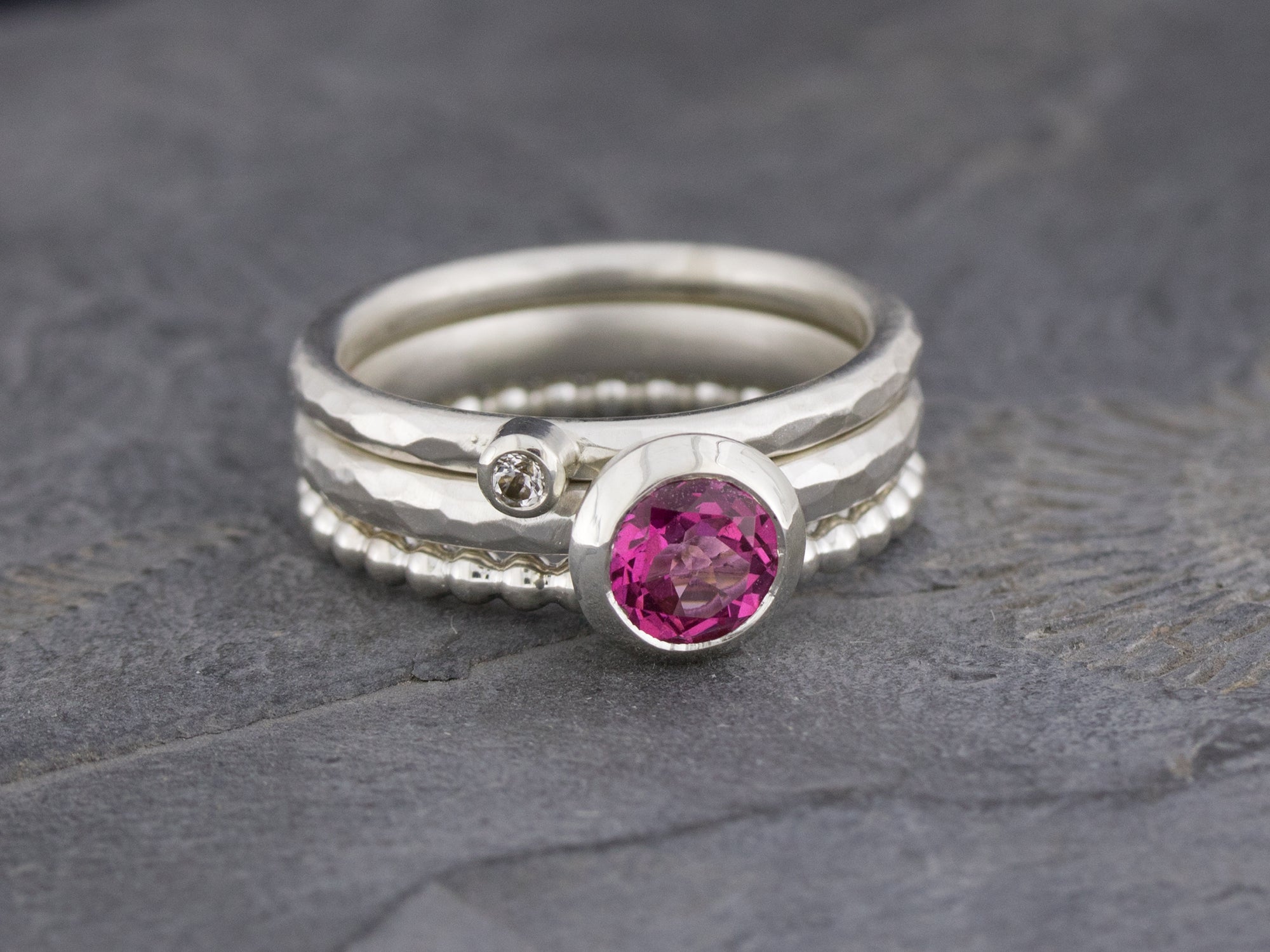 SALE - Geschmiedeter Silberring, Topas pink, 6 mm