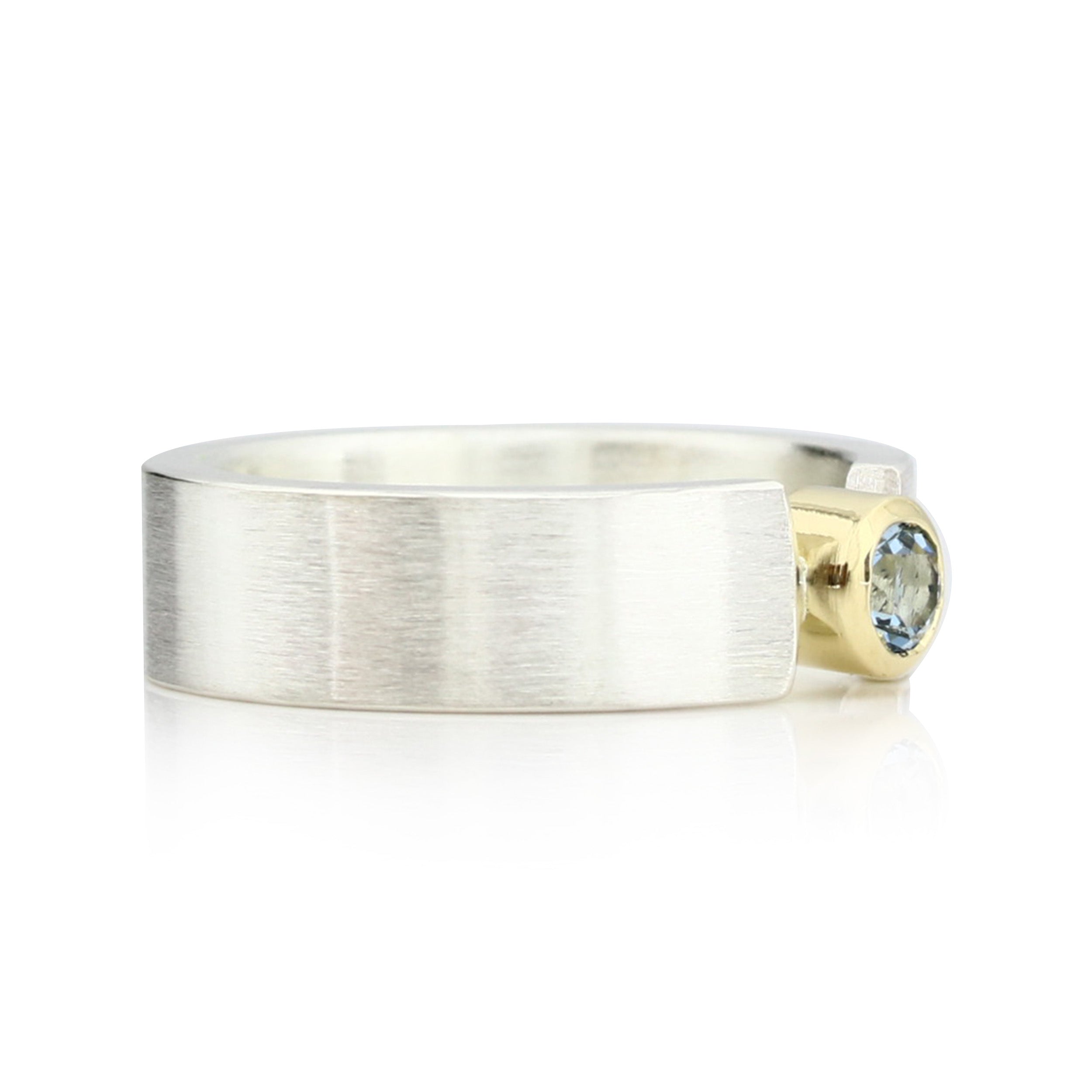 Mattierter Silberring mit Aquamarin