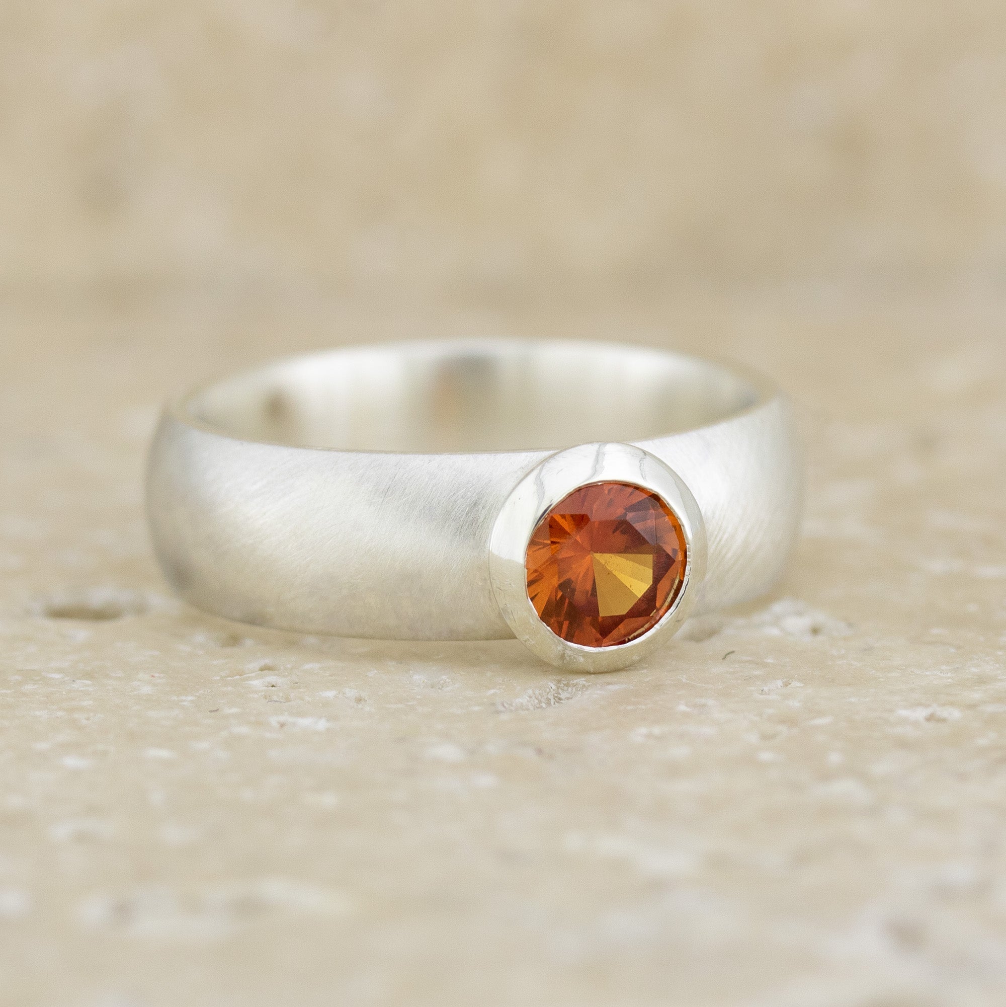 Ring mit Padparadscha, synth.