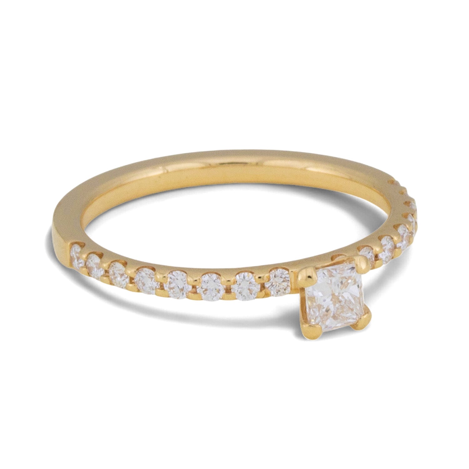 Verlobungsring in Roségold mit Princess Cut, seitl. Steinbesatz