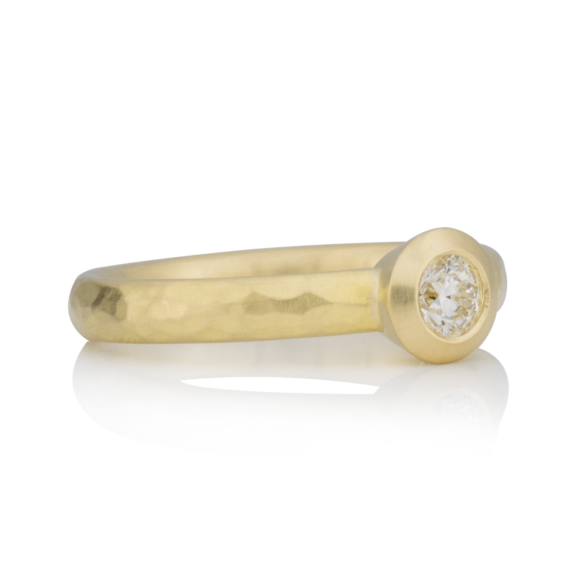 Gelbgold, geschmiedet, Diamant 0,25ct