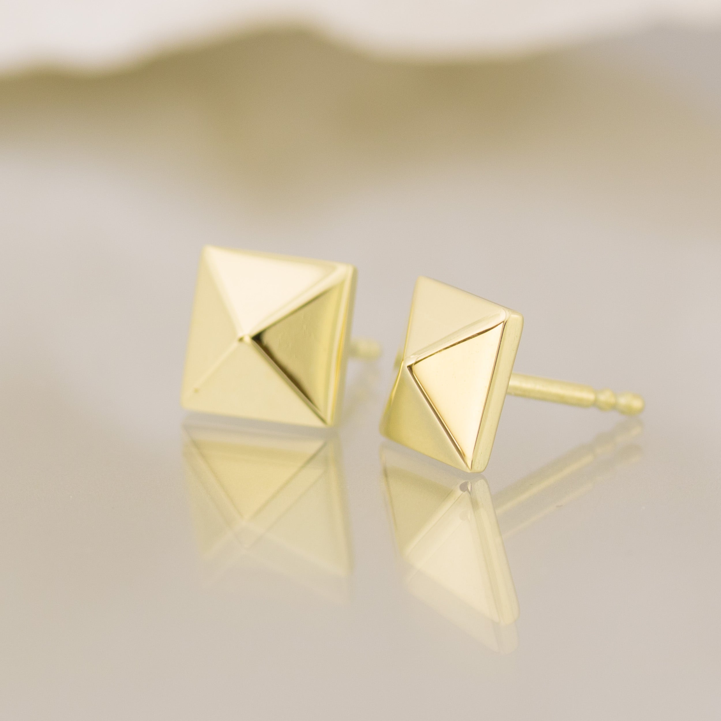 Ohrstecker Pyramide