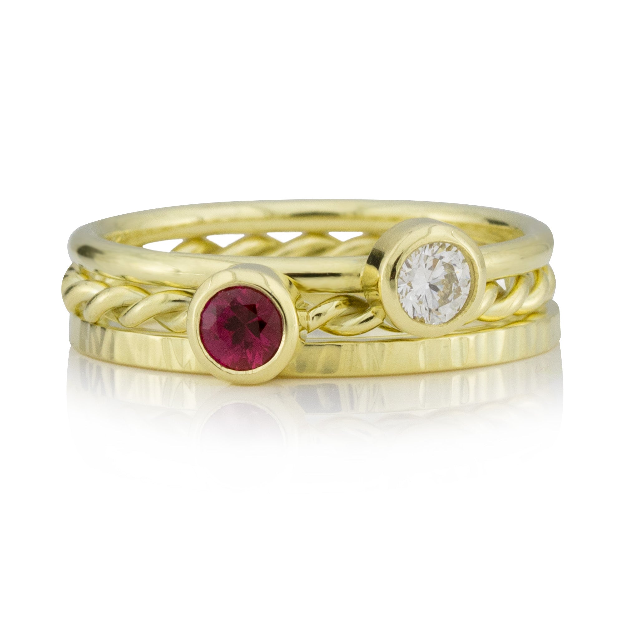 3 Goldringe im Set: Geschmiedeter Ring, Rubinring, Diamantring