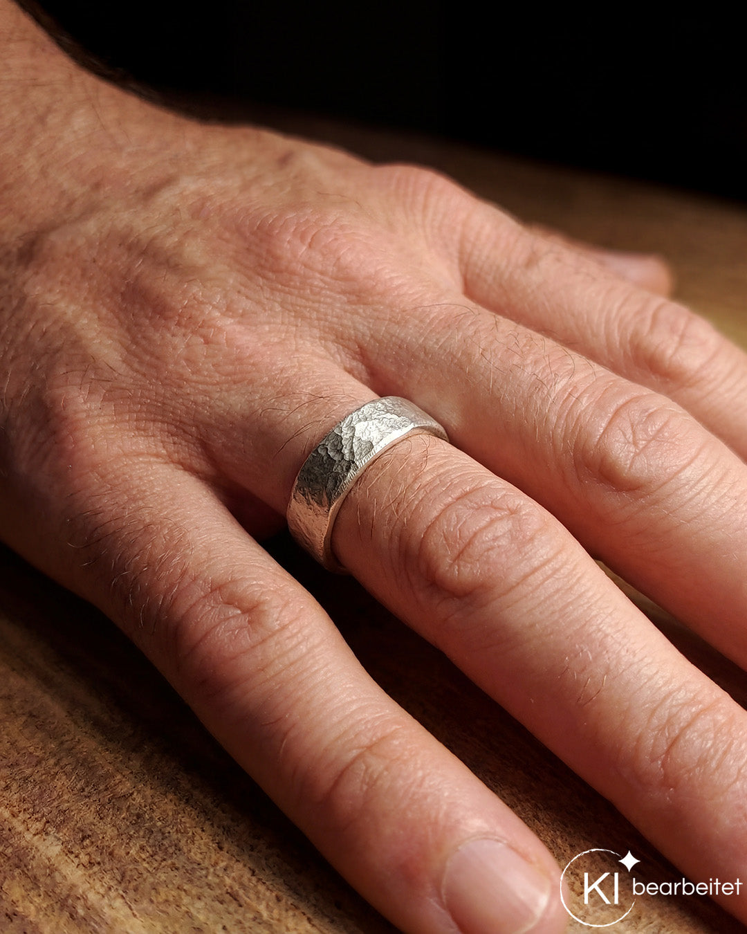 Silberring,rustikal geschmiedet