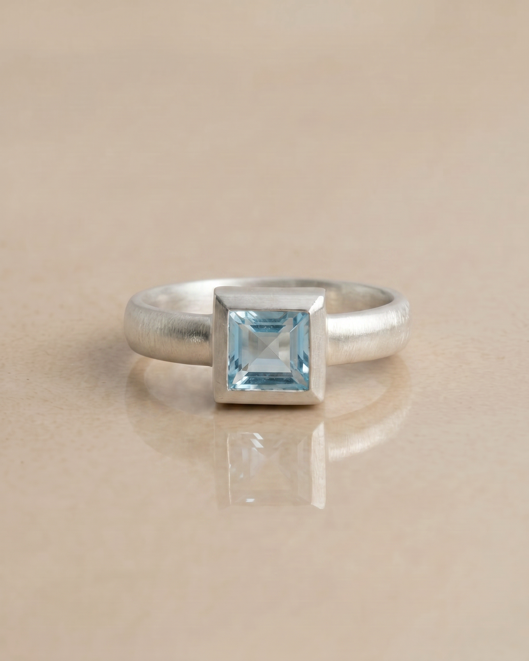 Silberring mit Topas - Carré