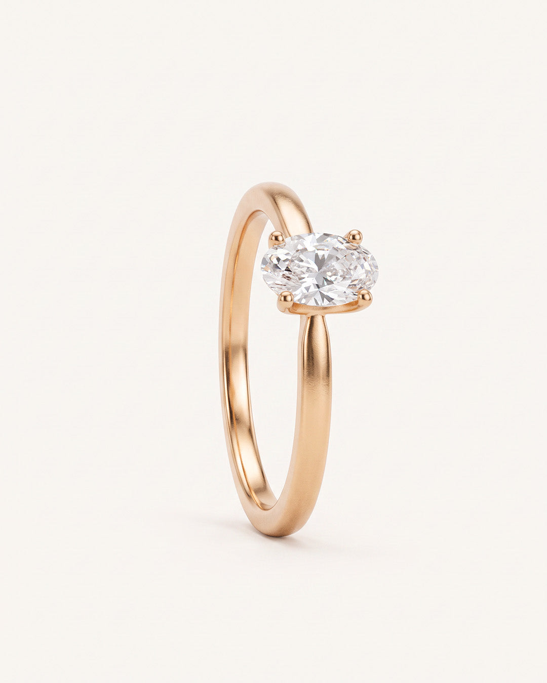 Solitär in Rosegold, Verlobungsring mit ovalem Diamanten