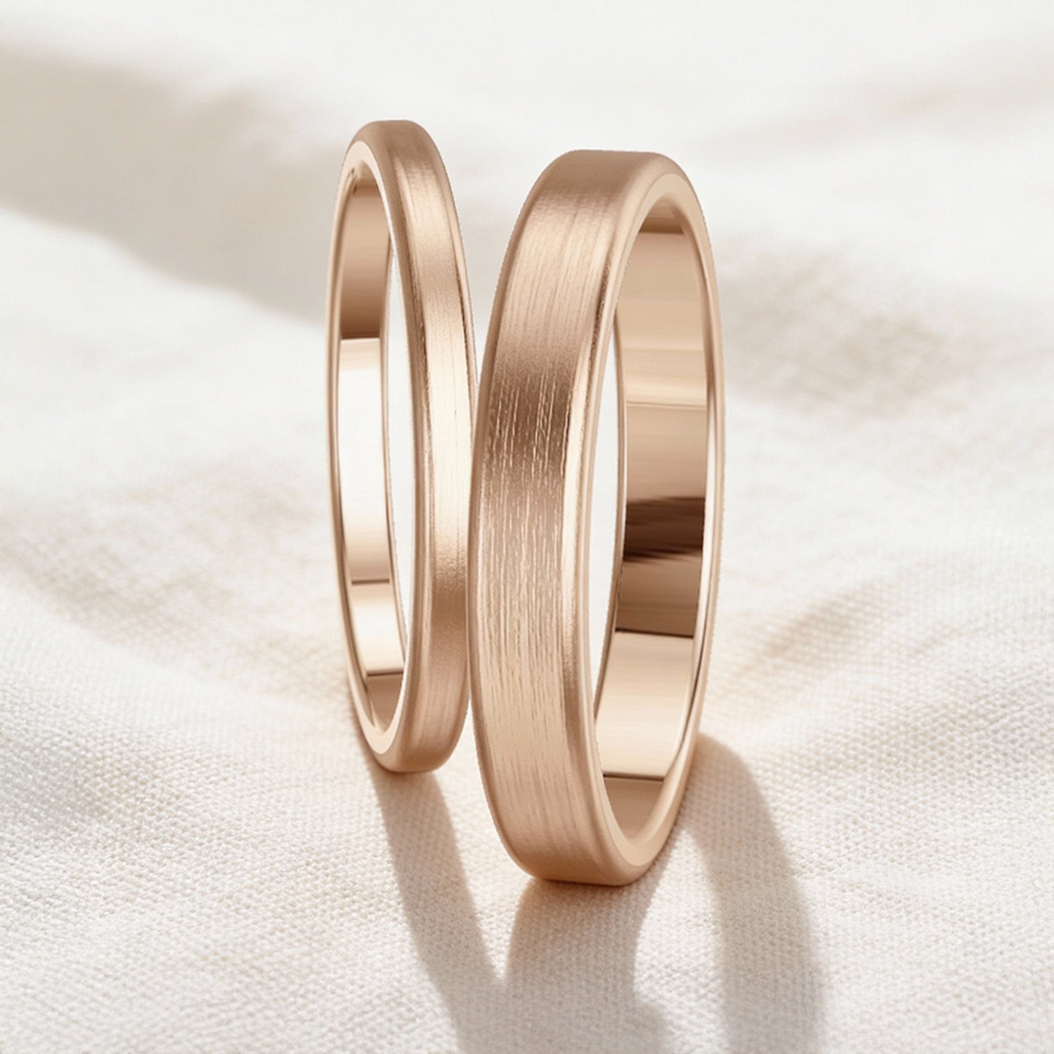 Eheringe in Dawnrose mit strichmattierter Oberfläche