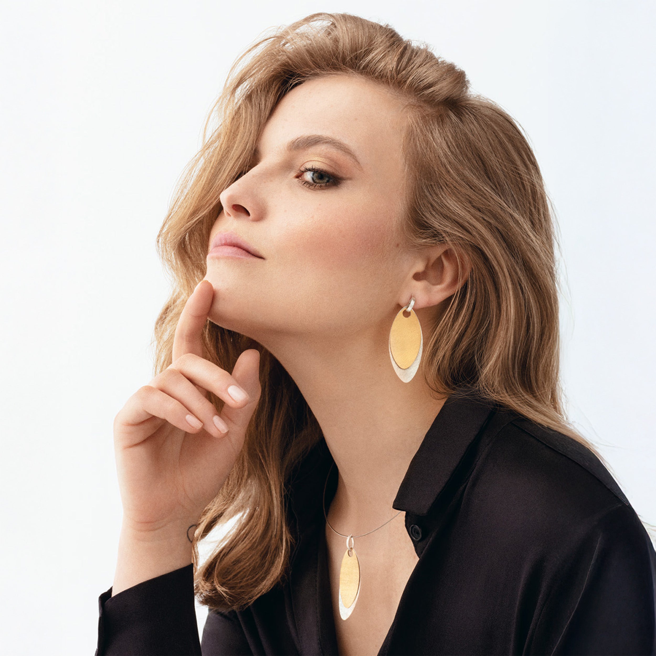 ZAREMSKI - Große Ohrstecker in Blattform, Silber, vergoldet K1208